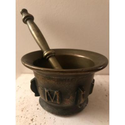 Mortar And Pestle In Bronze XVII