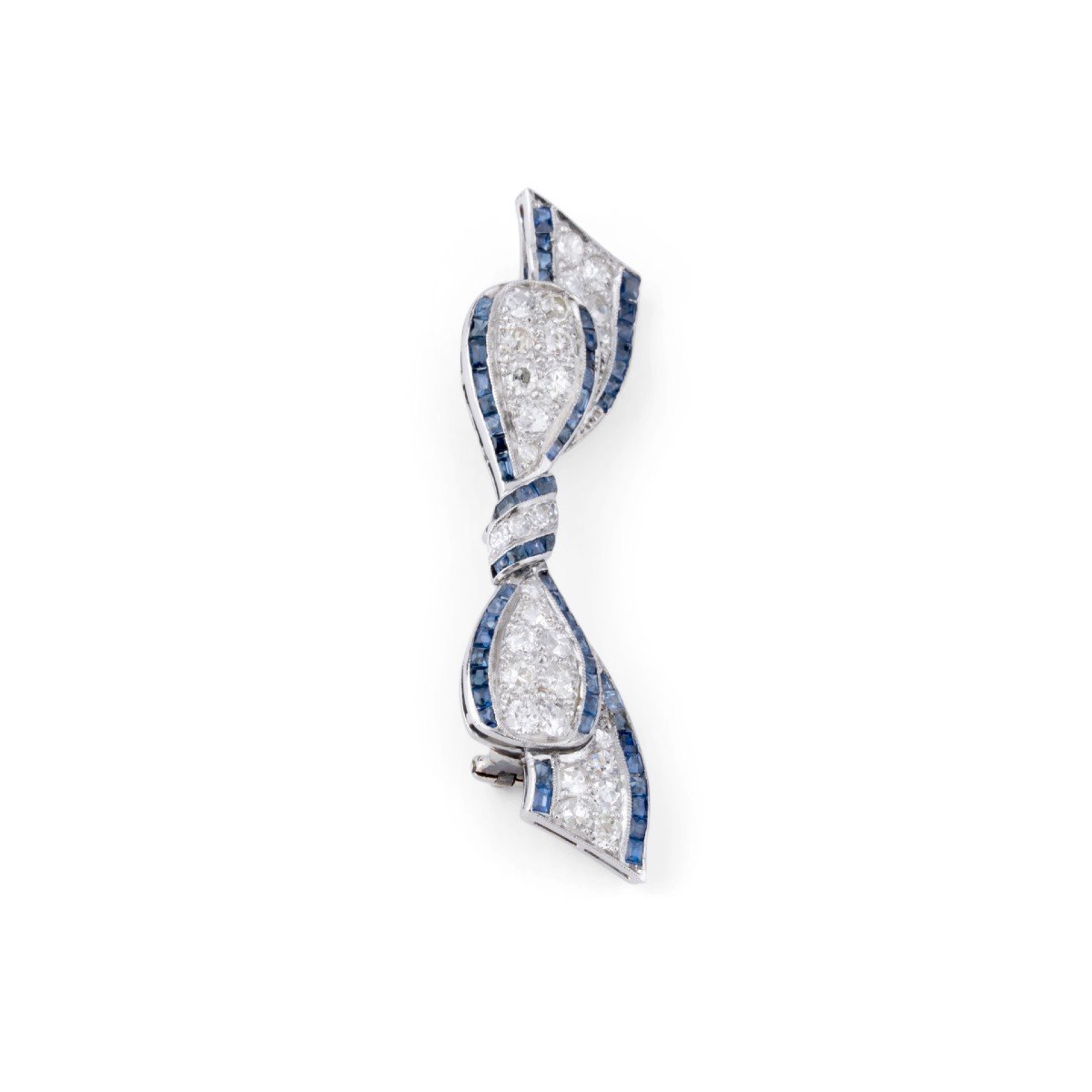 Art Deco Platinum Bow Brooch In Diamond And Calibrated Sapphires-photo-3