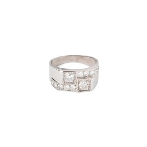 Art Deco Ring In Platinum And Diamond