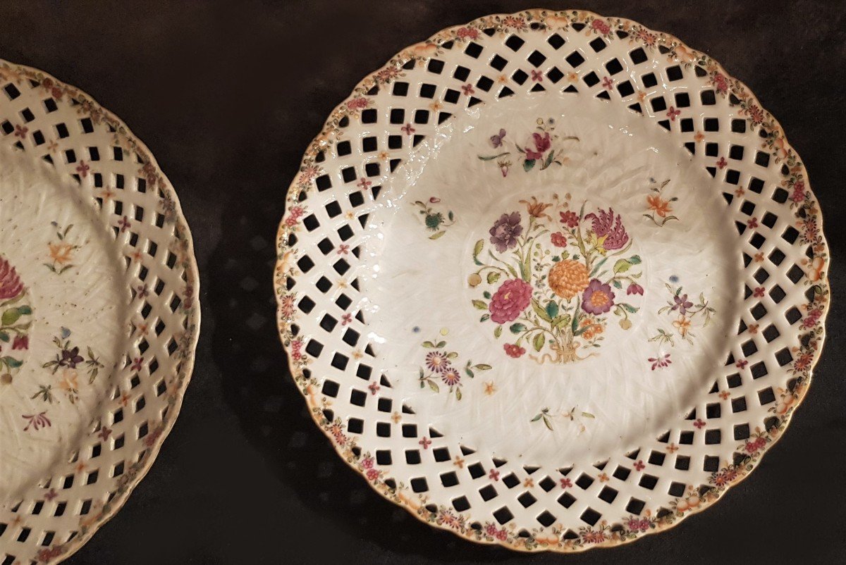 Pair Antique Chinese Plates XIX Openwork Porcelain Floral Decor 23 Cm Diameter-photo-2