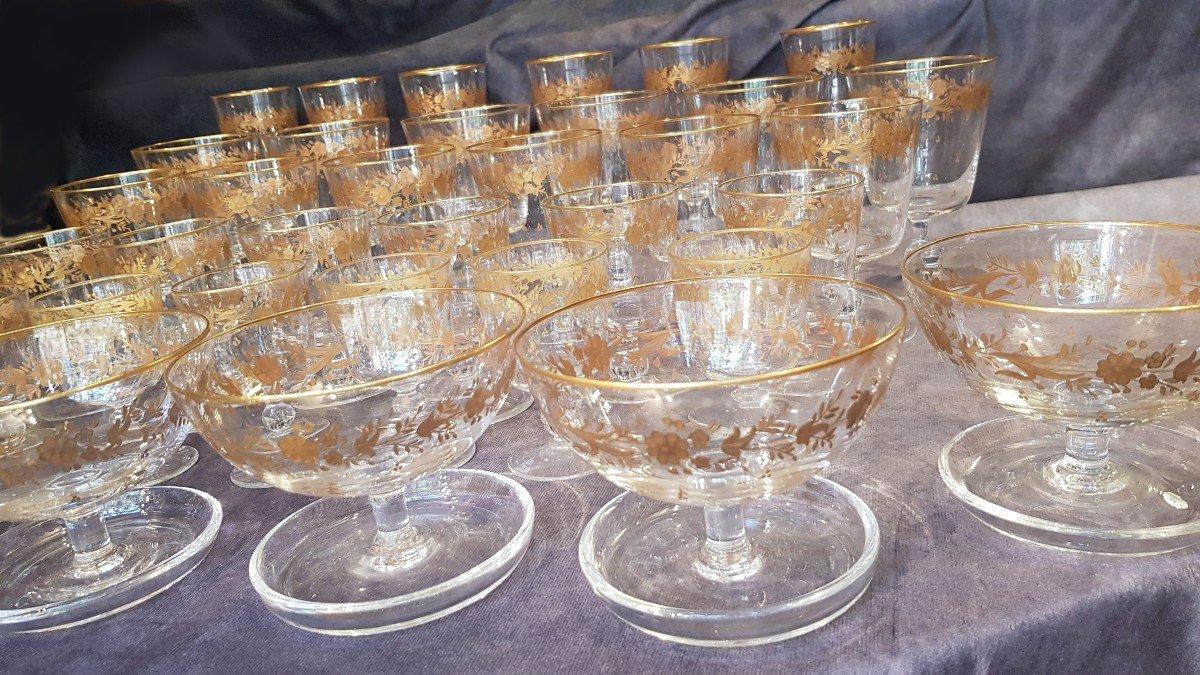 Set Of 6 Antique Engraved Crystal Flutes Decorated With Golden Flowers-photo-2