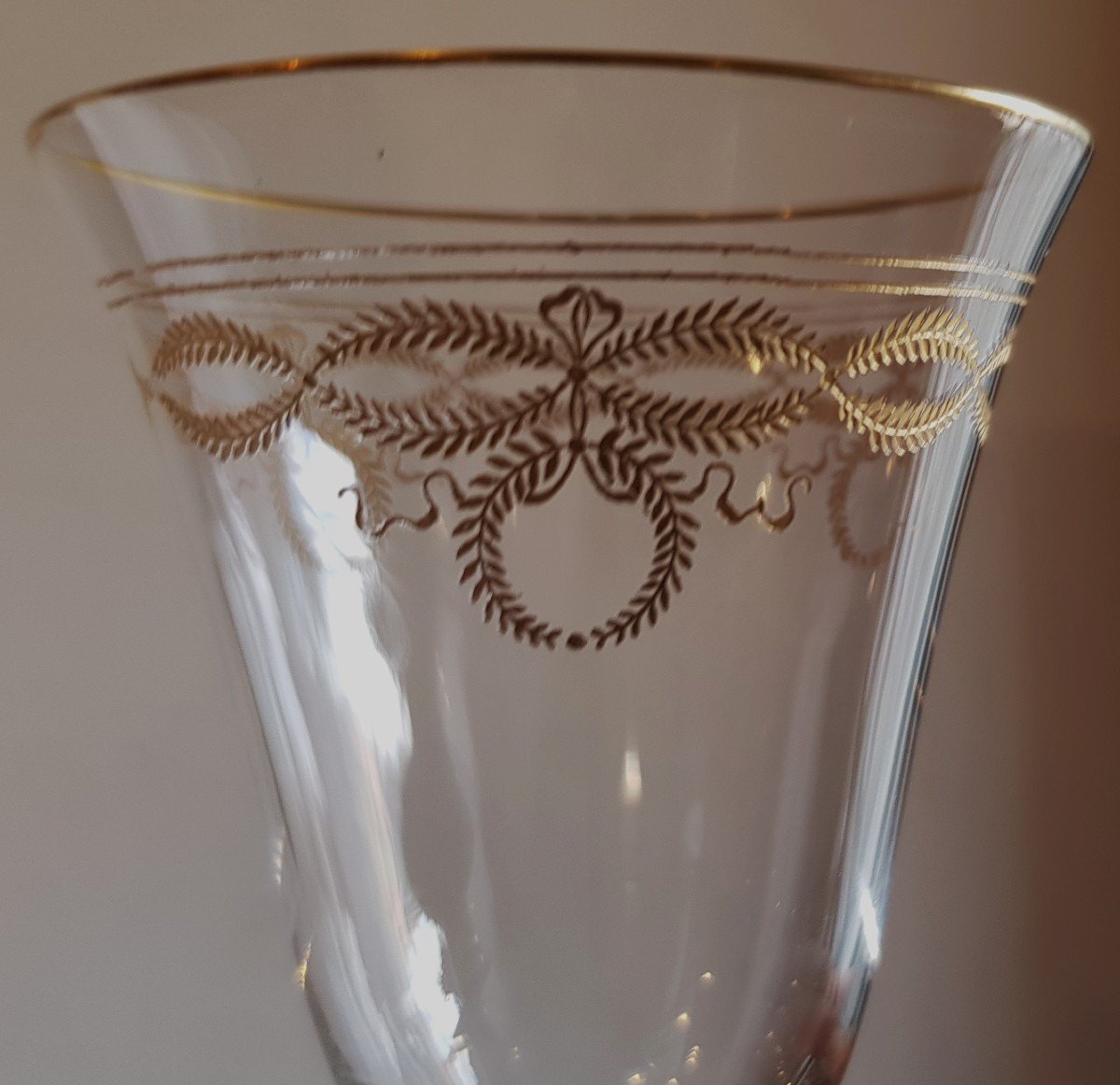 Set Of 9 Antique Crystal Wine Glasses Baccarat Mod Byzaninte Engraved With A Golden Frieze-photo-4