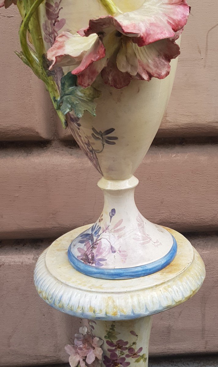 Imposing Antique Vase On Ceramic Column With Large Flowers In Relief-photo-2