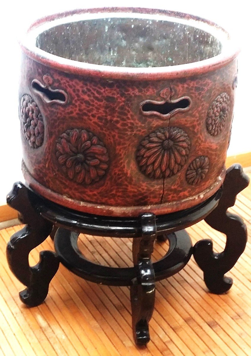 Old Japanese Hibachi Brasier In Carved And Lacquered Wood-photo-3