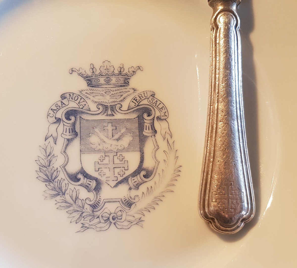 Assiette Et Couteau Souverain Ordre De Malte-photo-2