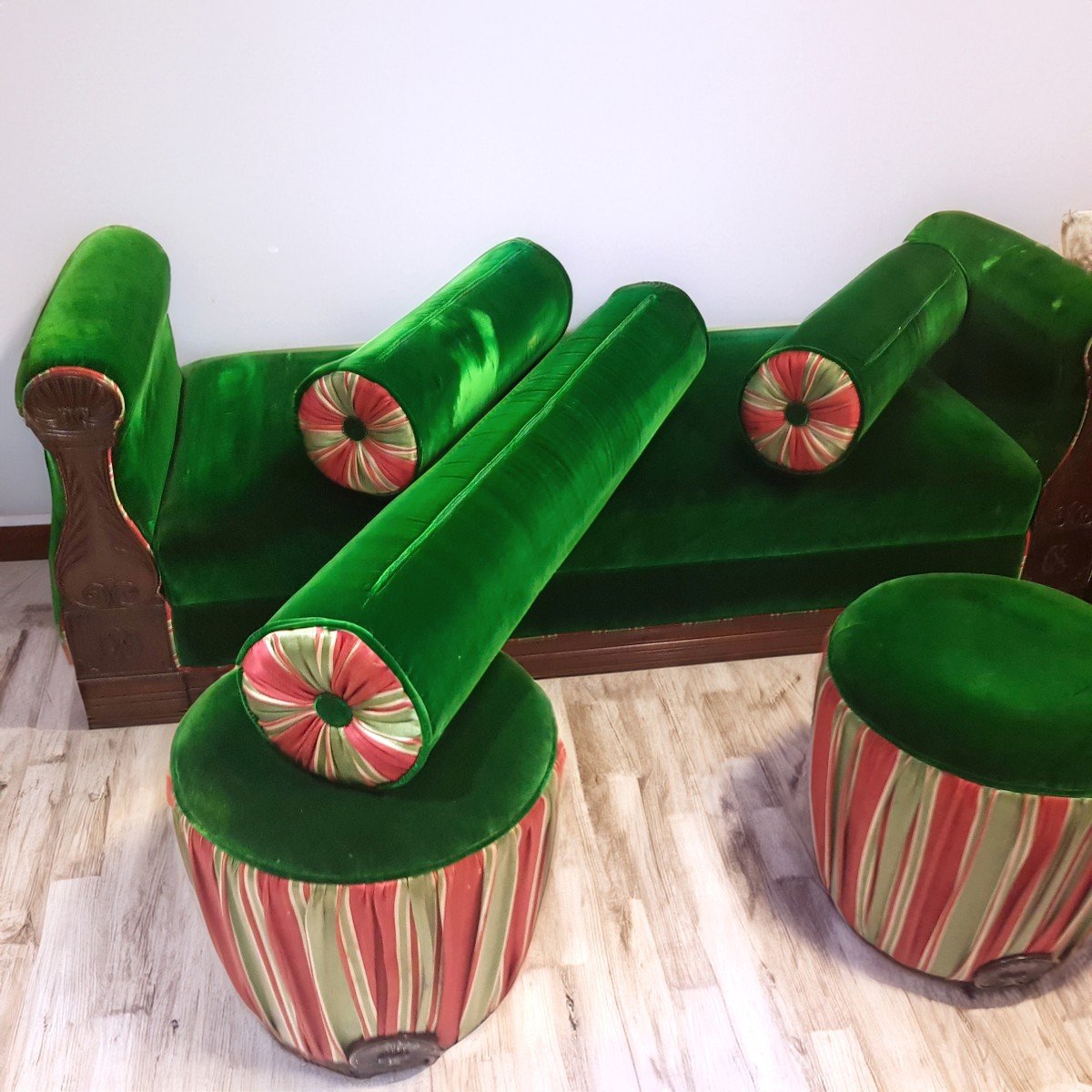 Small Sofa And Pair Of Antique Mahogany Stools From The Restoration Period-photo-3