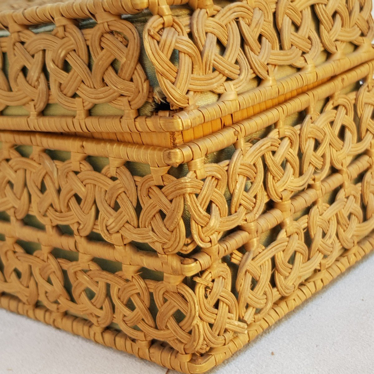 Antique Wicker Sewing Box - Early 20th Century-photo-5