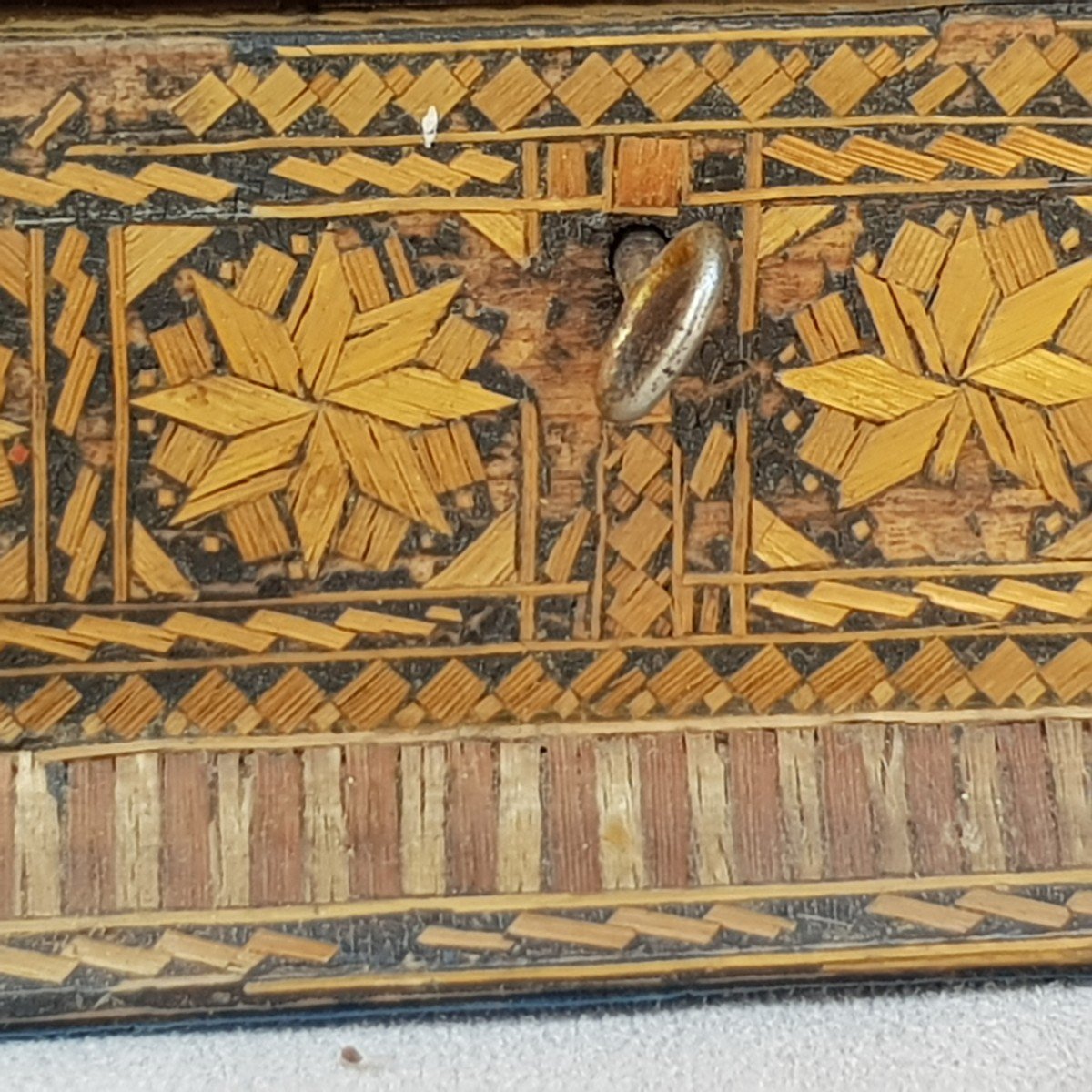 Ancienne Boîte En Marqueterie De Paille Forme à Pagode XIX ème Siècle-photo-3