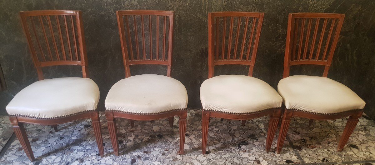 Series Of 4 18th Century Italian Chairs In Walnut