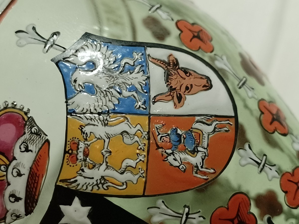 Old Lobmeyr Glass Enameled With Princely Alliance Coat Of Arms-photo-1