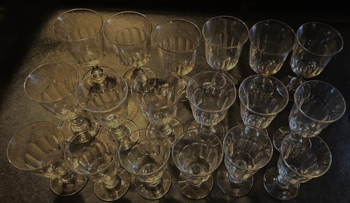  Lot 18 Verres Sur Pied Anciens XIX ème Forme Tulipe Cristal Pans Taillés Côtes Plates -photo-2