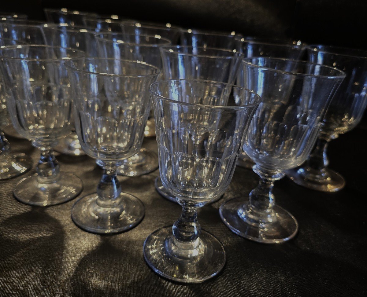  Lot 18 Verres Sur Pied Anciens XIX ème Forme Tulipe Cristal Pans Taillés Côtes Plates 