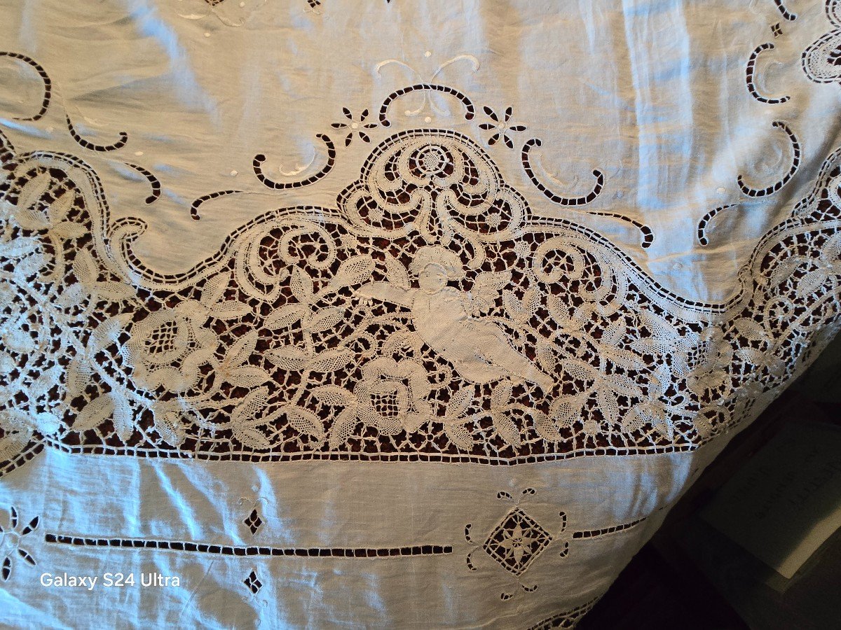 Vintage Bedspread With Embroidery And Lace-photo-3