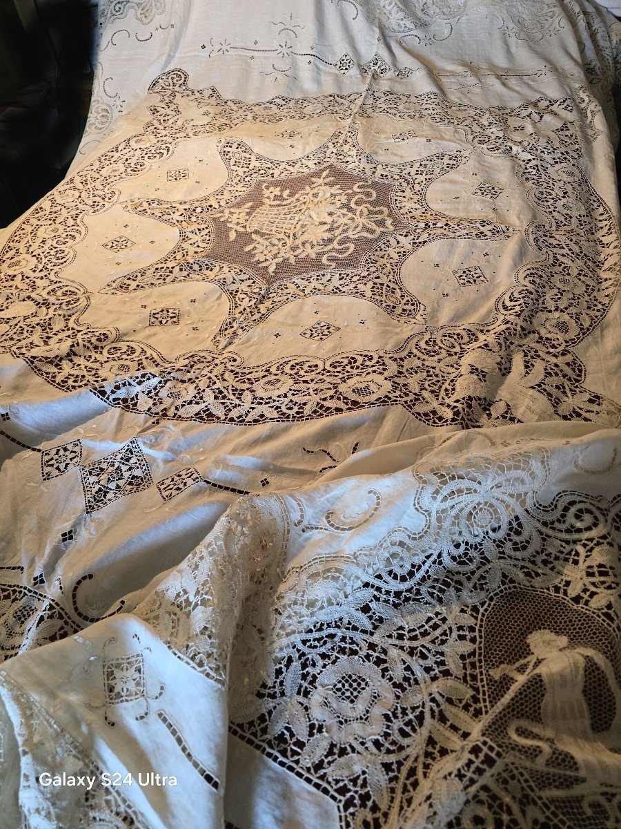 Vintage Bedspread With Embroidery And Lace