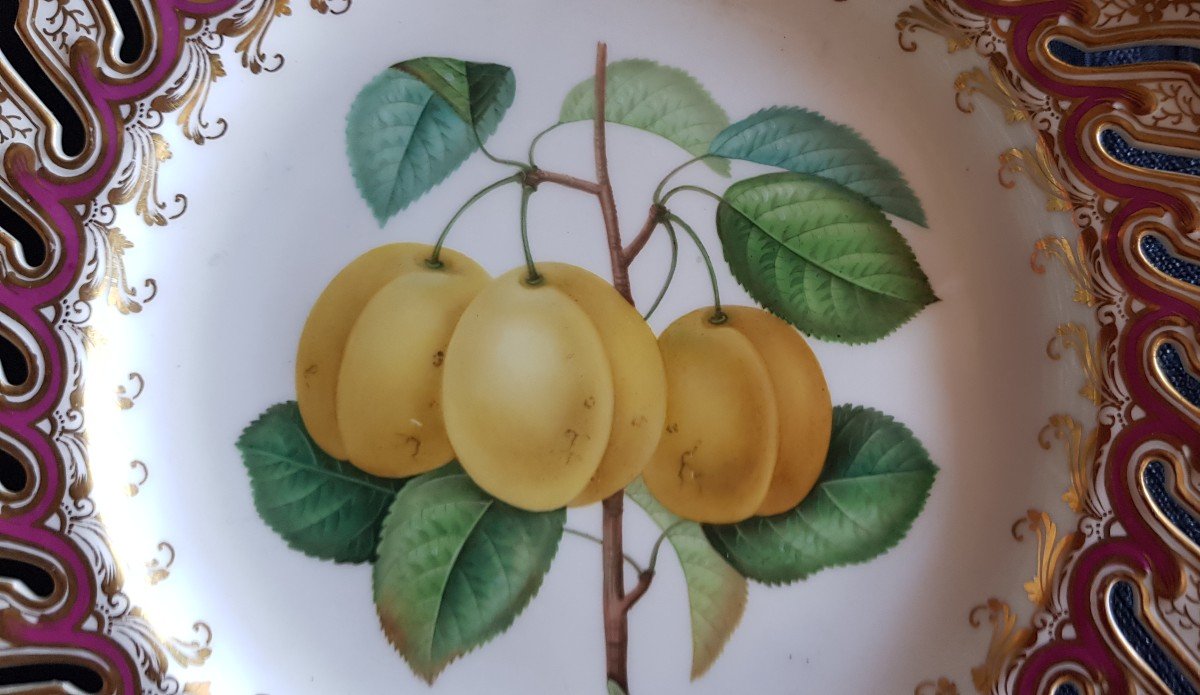 English Plate XIX S Openwork Porcelain And Hand Painted Fruit Decor-photo-2