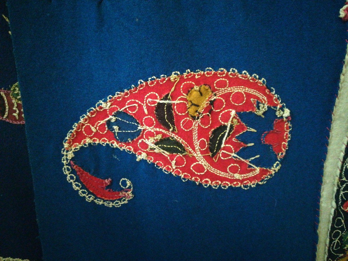 Old Blue Felt Table Mat Riche Recht Embroidery 197x194 Cm-photo-6