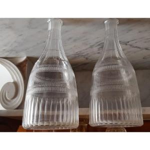 Pair Of XVIII S Carafe Bottles In Blown And Finely Engraved Glass