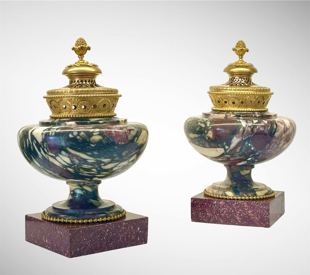 Paire De Brûle-Parfums D’époque Louis XVI En Marbre Brèche, Porphyre Et Bronze Doré. -photo-2