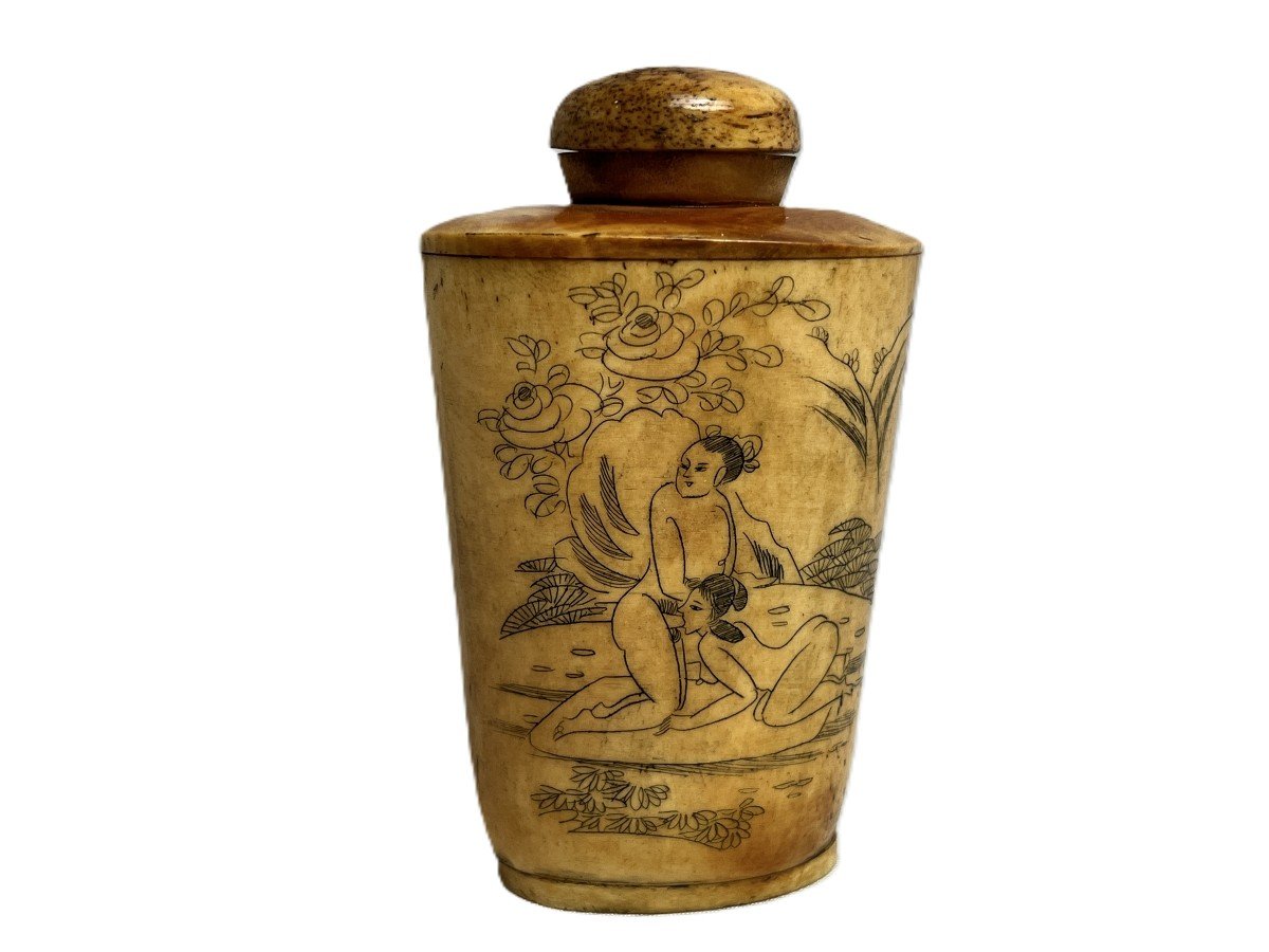 China, Double Snuff Bottle Decorated With Erotic Scenes, Early 20th Century-photo-2