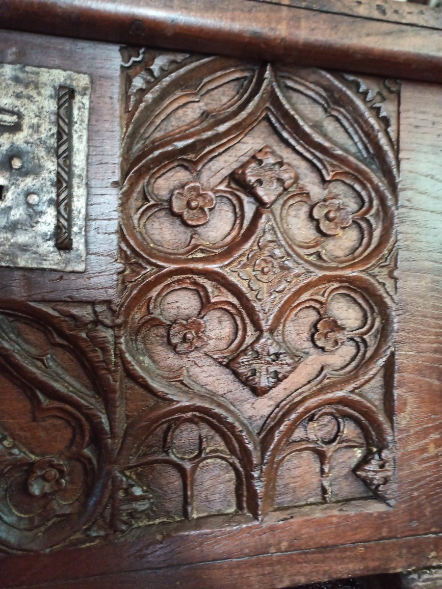 Small Gothic Chest, 16th Century-photo-5