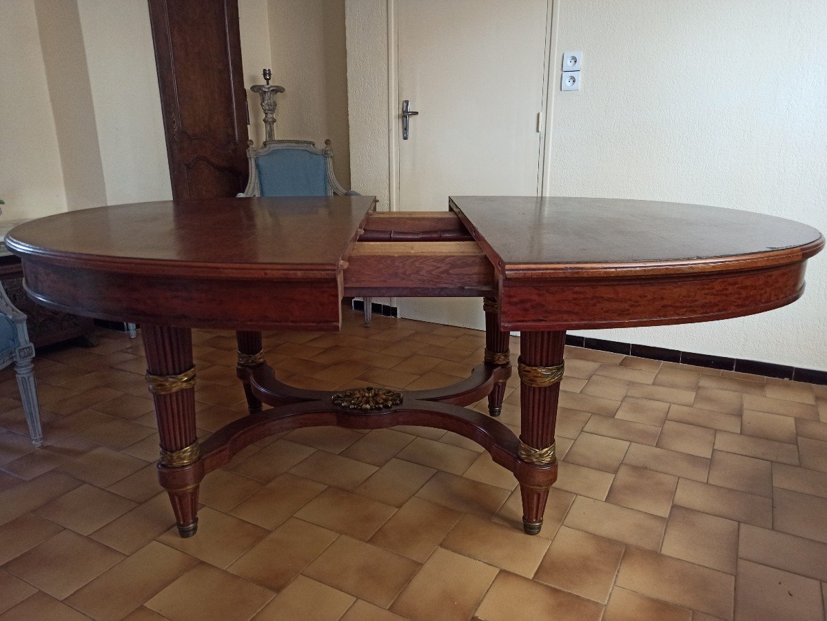 Large Oval Mahogany Table From The 19th Century-photo-4