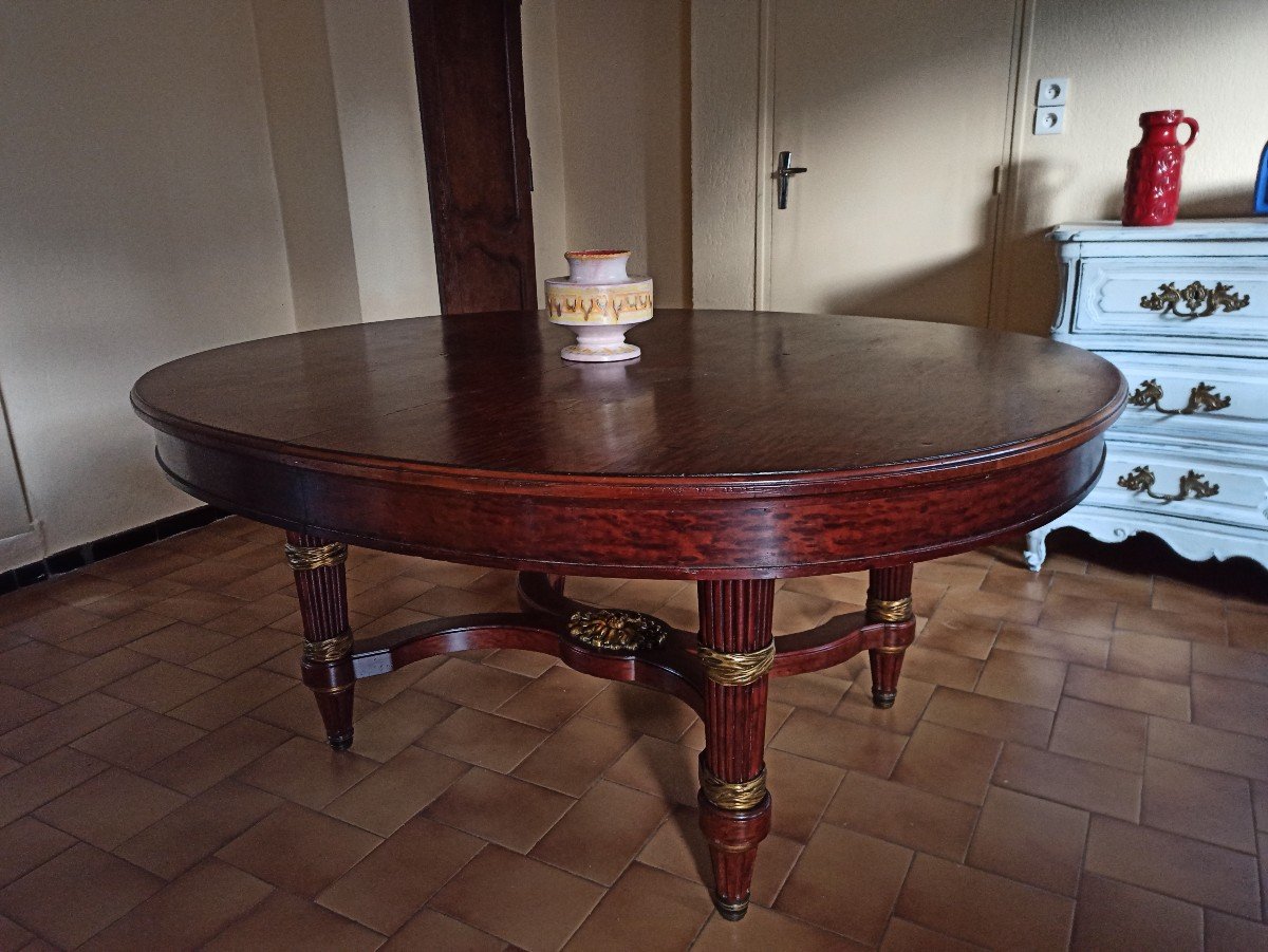 Large Oval Mahogany Table From The 19th Century