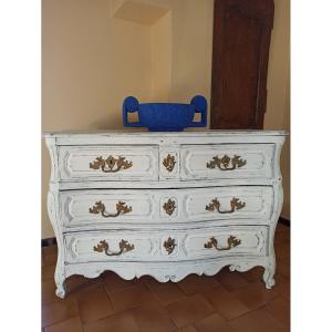 18th Century Curved Chest Of Drawers