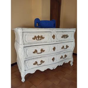 18th Century Curved Chest Of Drawers