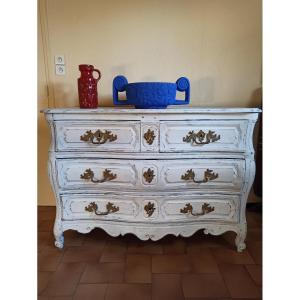 18th Century Curved Chest Of Drawers