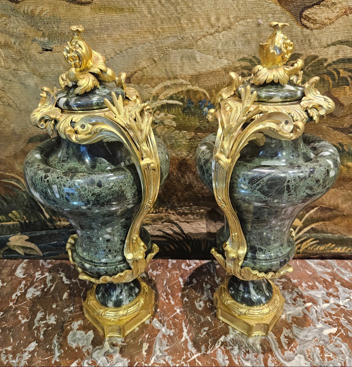 Importante Paire De Vases Couverts En Marbre De Style Louis XV XIX ème-photo-6