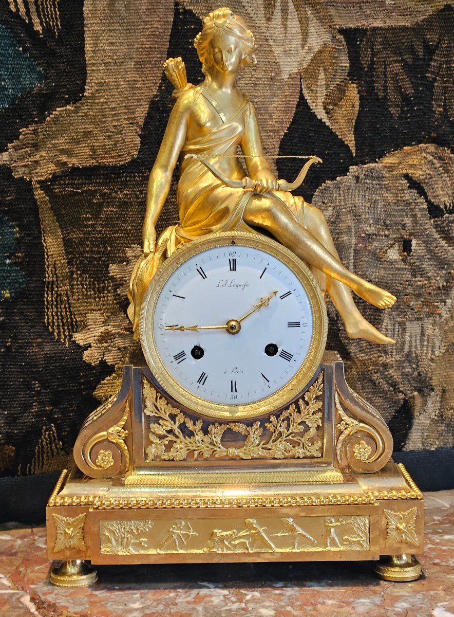 "diane Chasseresse" Clock In Gilt Bronze Louis XVI Period XVIIIth Century 