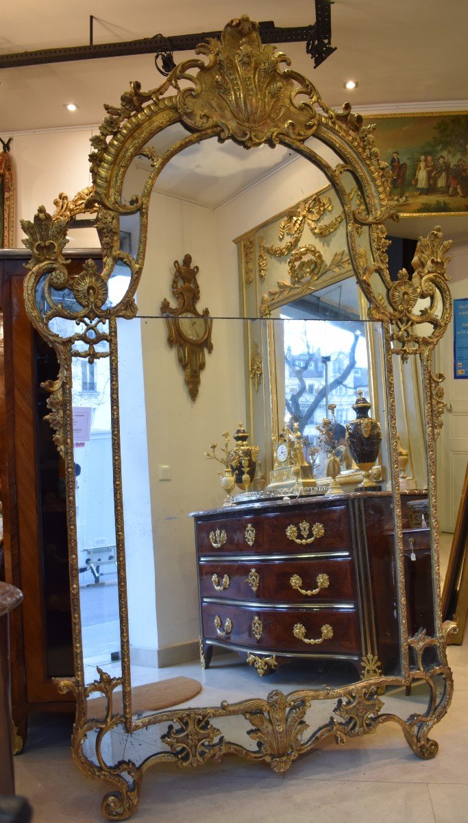 Important Miroir A Parecloses En Bois Sculpté Et Doré Epoque Régence Début XVIII ème