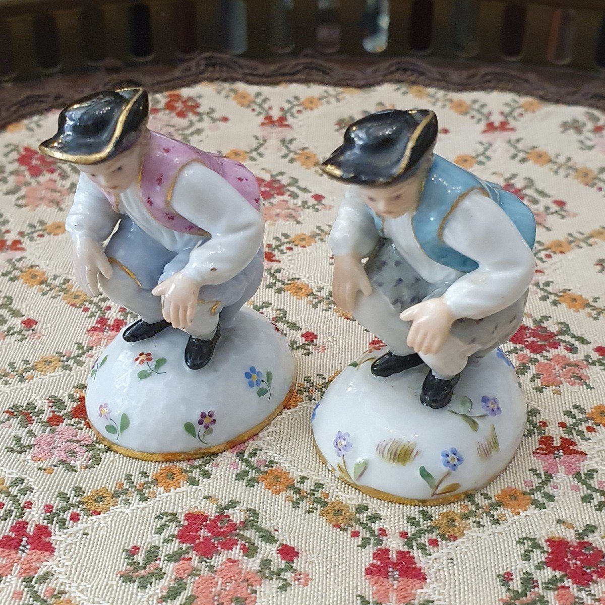 Paire De Sujets Dukatenmacher En Porcelaine 19 ème Siècle Meissen-photo-2