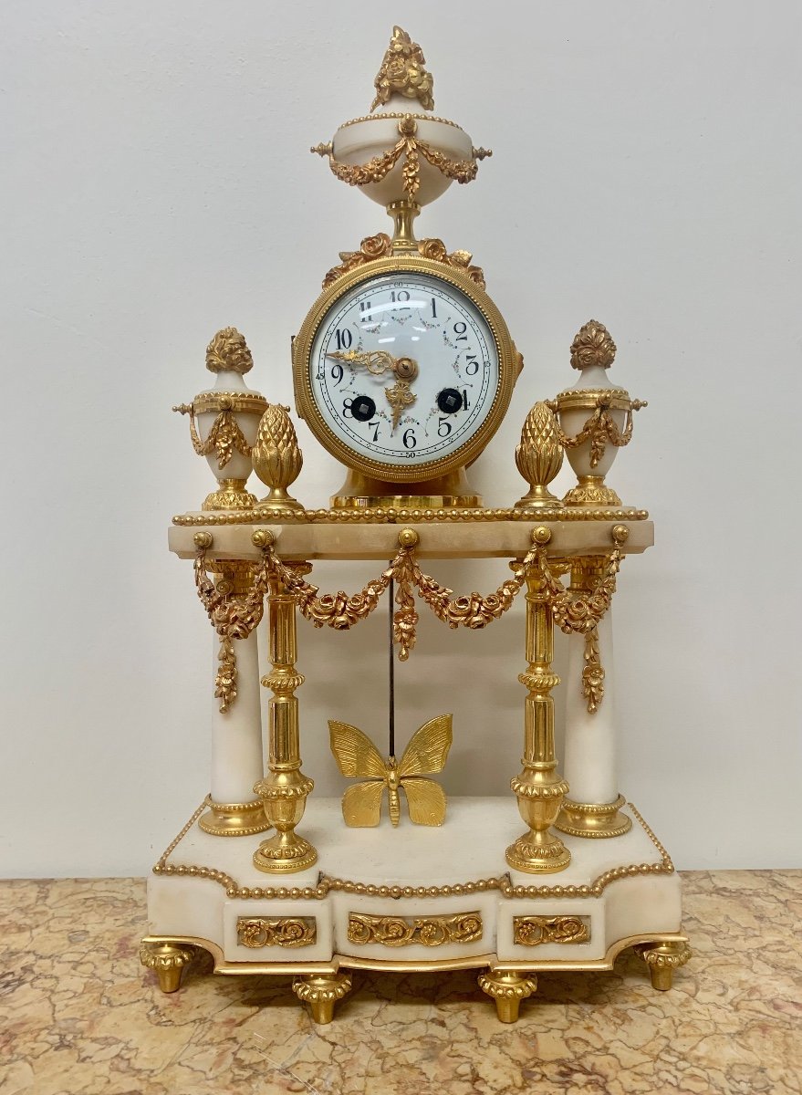 Portico Pendulum In White Marble And Gilt Bronze