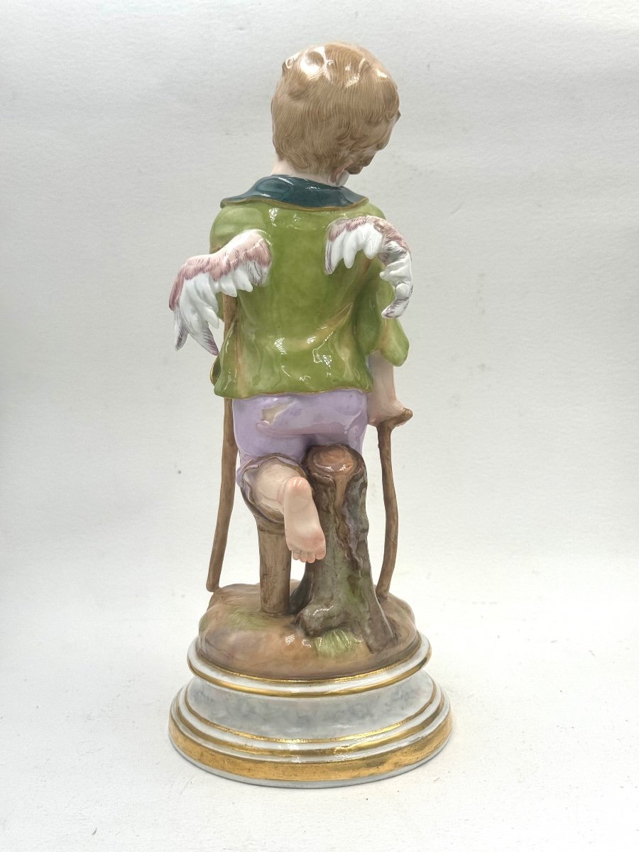 Meissen, Figure En Porcelaine Cupidon En Mendiant -photo-3