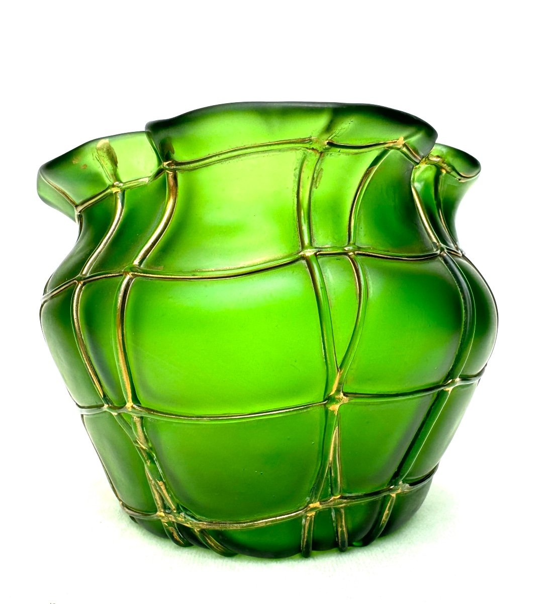 Loetz Or Kralik - Cretan Green Vase