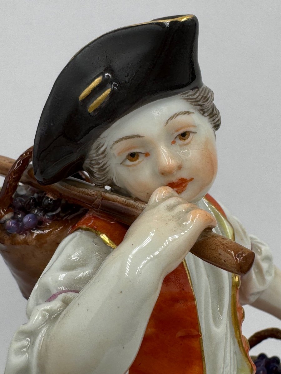 Meissen - Figurine D’enfant Jardinier Avec Panier à Vin-photo-2