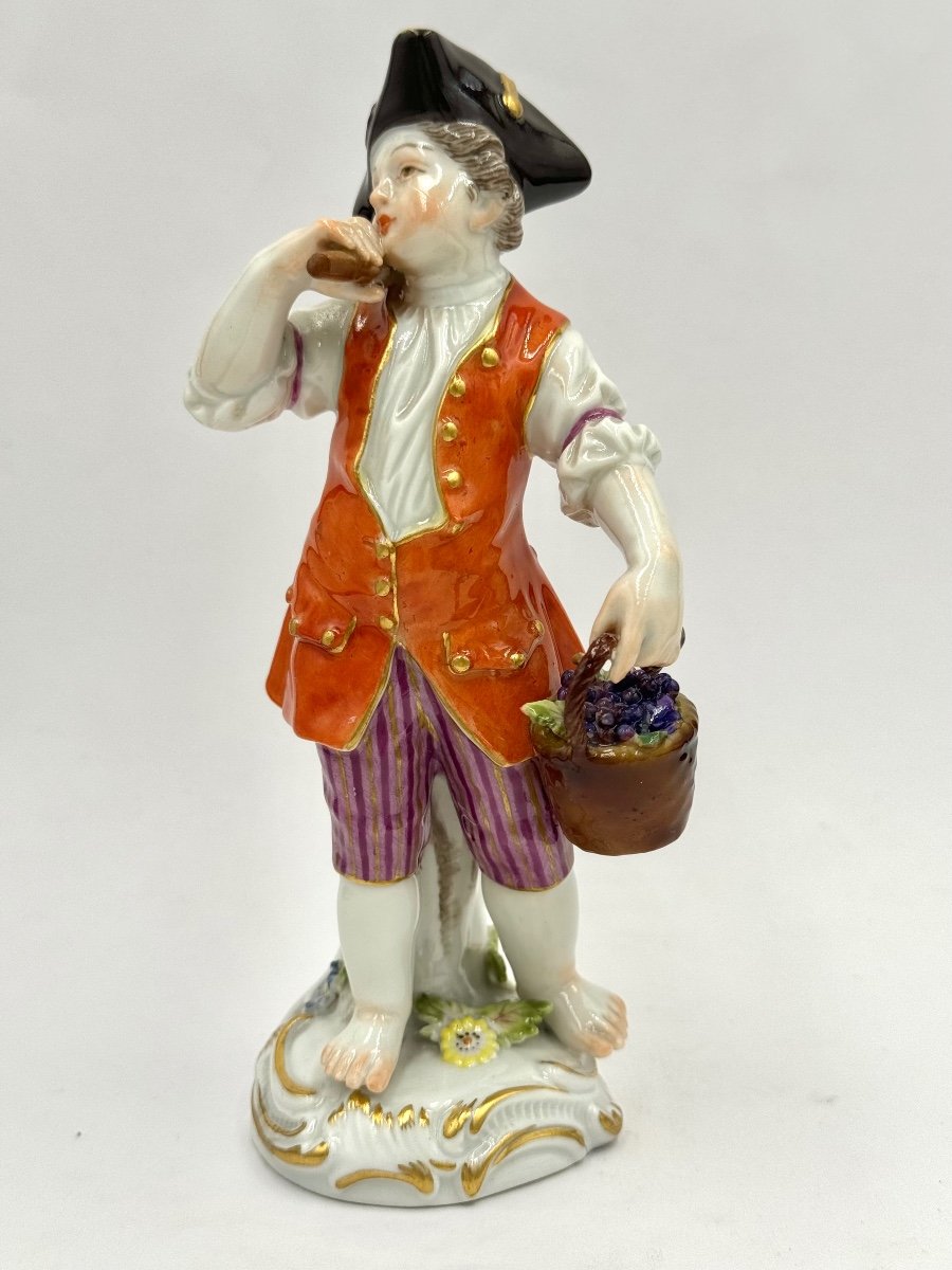 Meissen - Figurine D’enfant Jardinier Avec Panier à Vin