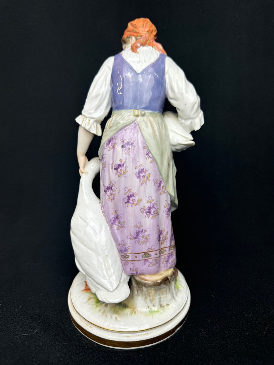 Meissen - Groupe En Porcelaine Fille à l'Oie-photo-3