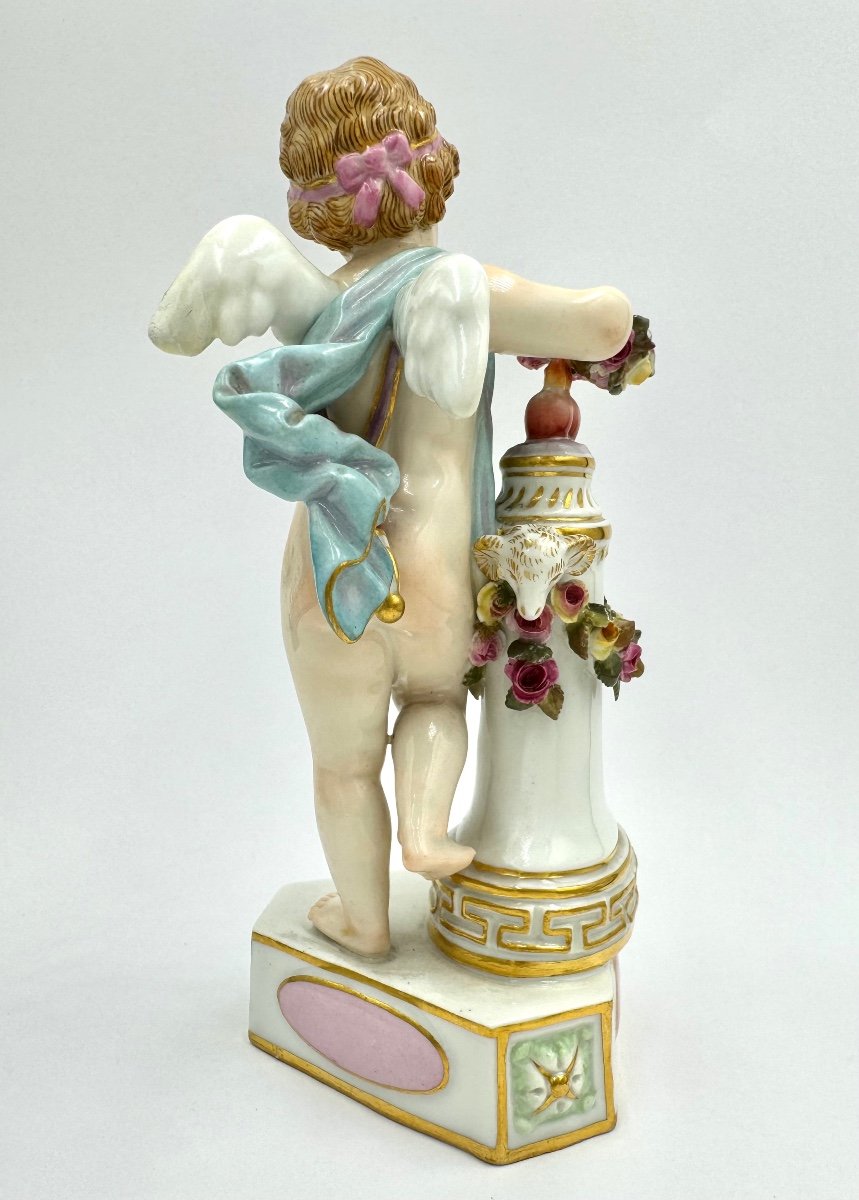 Meissen Figure De Cupidon En Porcelaine "Je Les Couronne”-photo-4