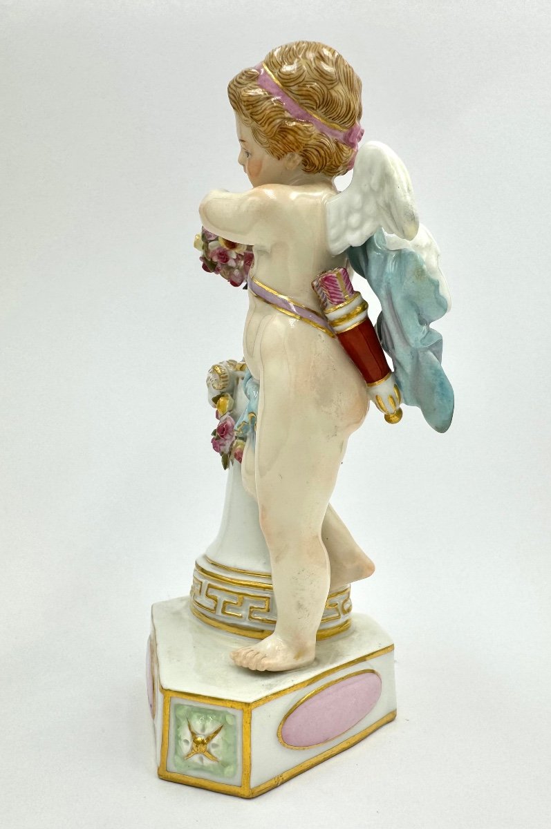 Meissen Figure De Cupidon En Porcelaine "Je Les Couronne”-photo-1