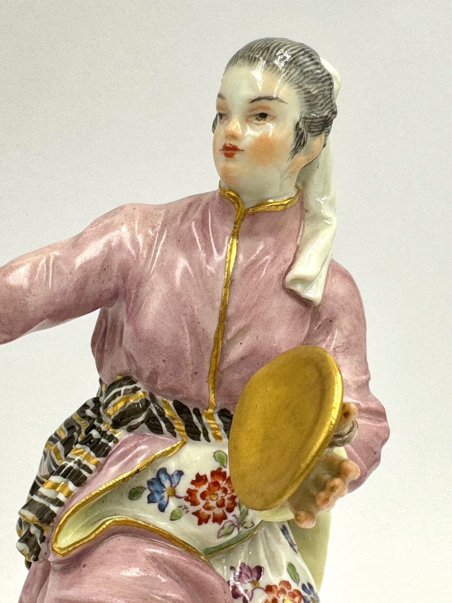 Meissen - Porcelain Figurine Of A Japanese Woman Playing Cymbals-photo-3