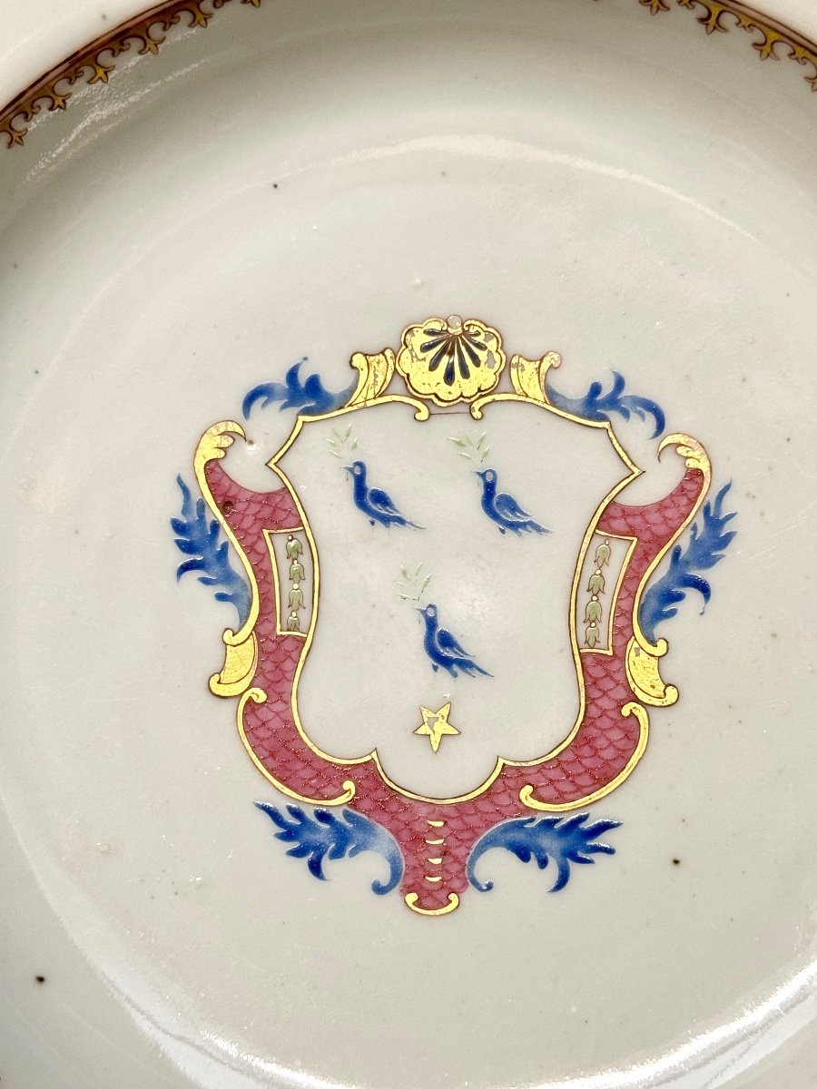 Chinese Porcelain Plate With Armorial Decor-photo-2