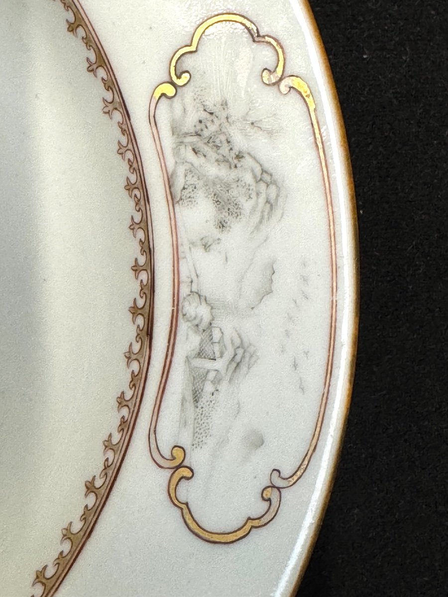 Chinese Porcelain Plate With Armorial Decor-photo-4