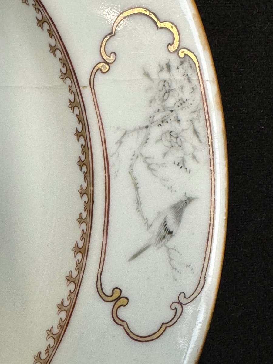 Chinese Porcelain Plate With Armorial Decor-photo-2