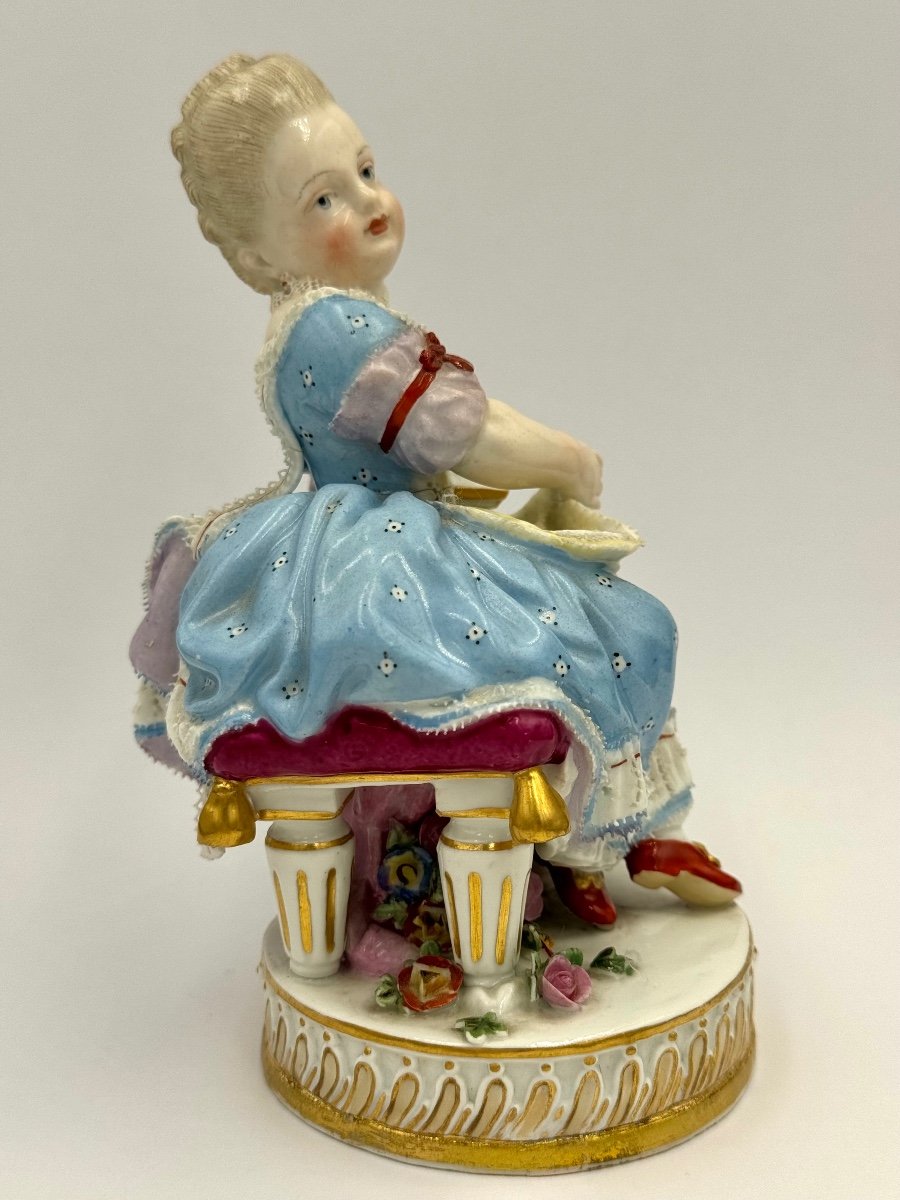 Figurine En Porcelaine De Meissen,  fille Avec Un Livre-photo-2