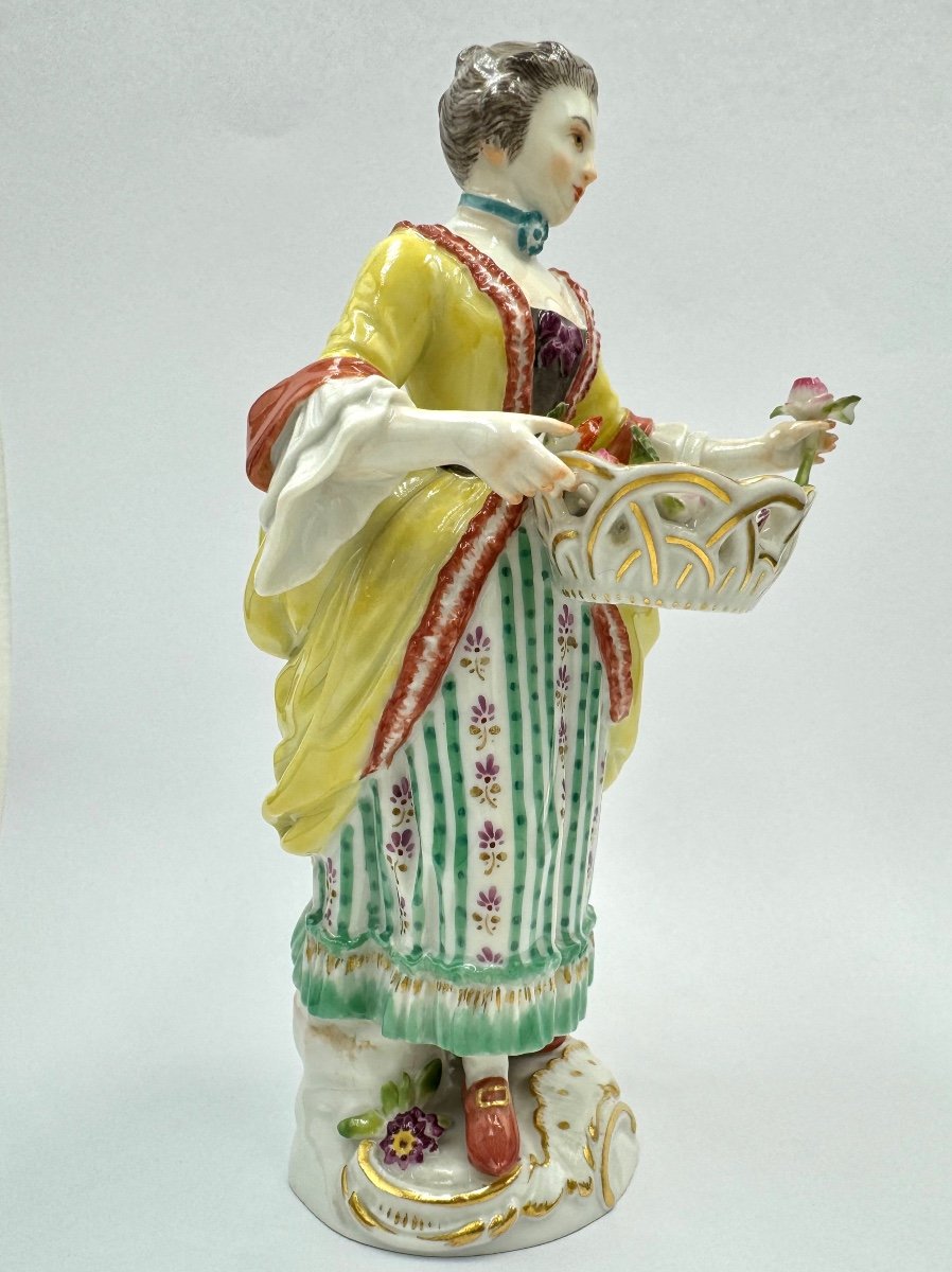 Meissen Porcelain Figure Florist From The Cris De Paris Series -photo-2