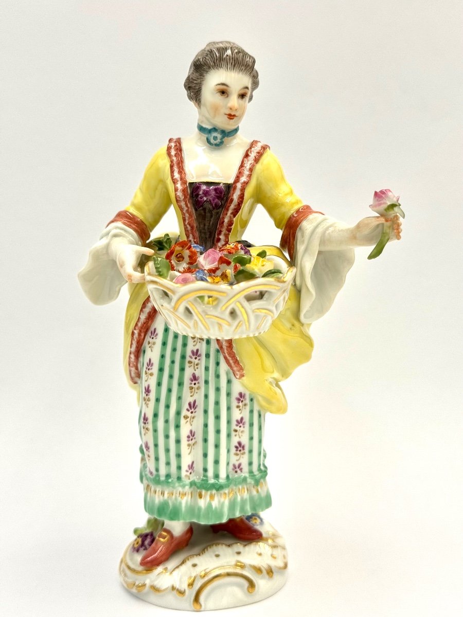 Meissen Porcelain Figure Florist From The Cris De Paris Series 