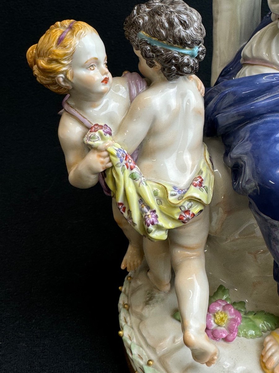 Meissen - Rare Groupe Mythologique Muse Terpsichore De La Série Apollo Et Les 9 Muses.-photo-4