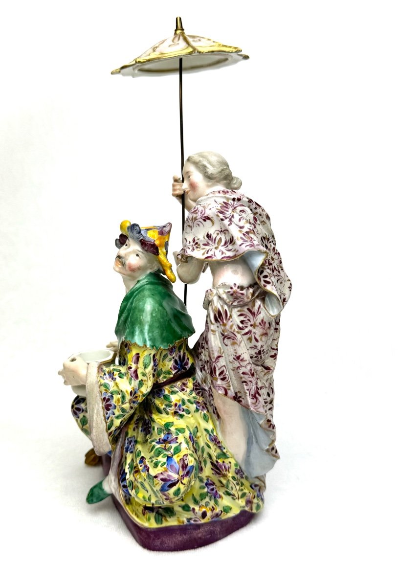 Meissen - Chinese Group With Umbrella -photo-2